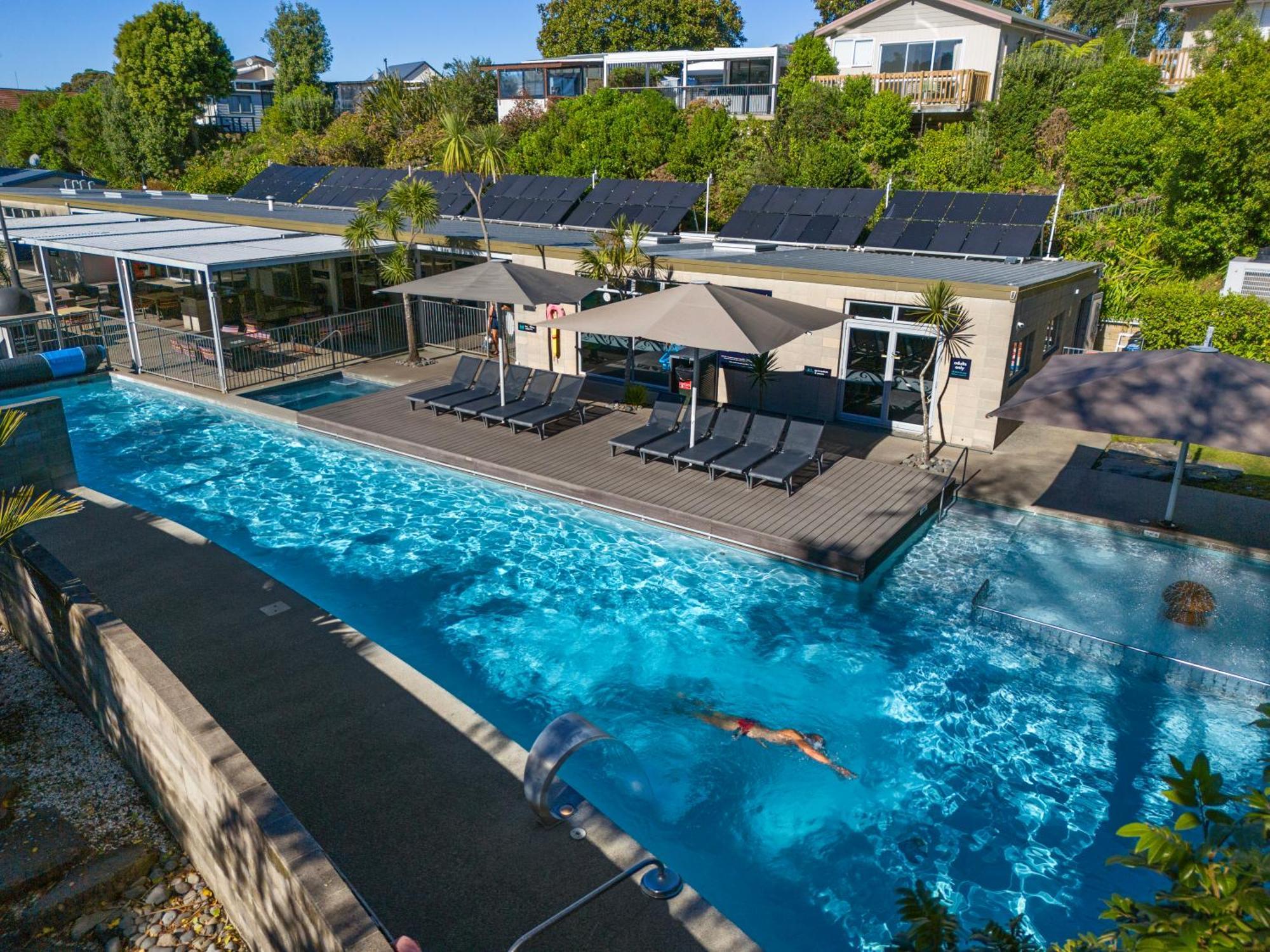 Tasman Holiday Parks - Waihi Beach エクステリア 写真 The swimming pool at the hotel