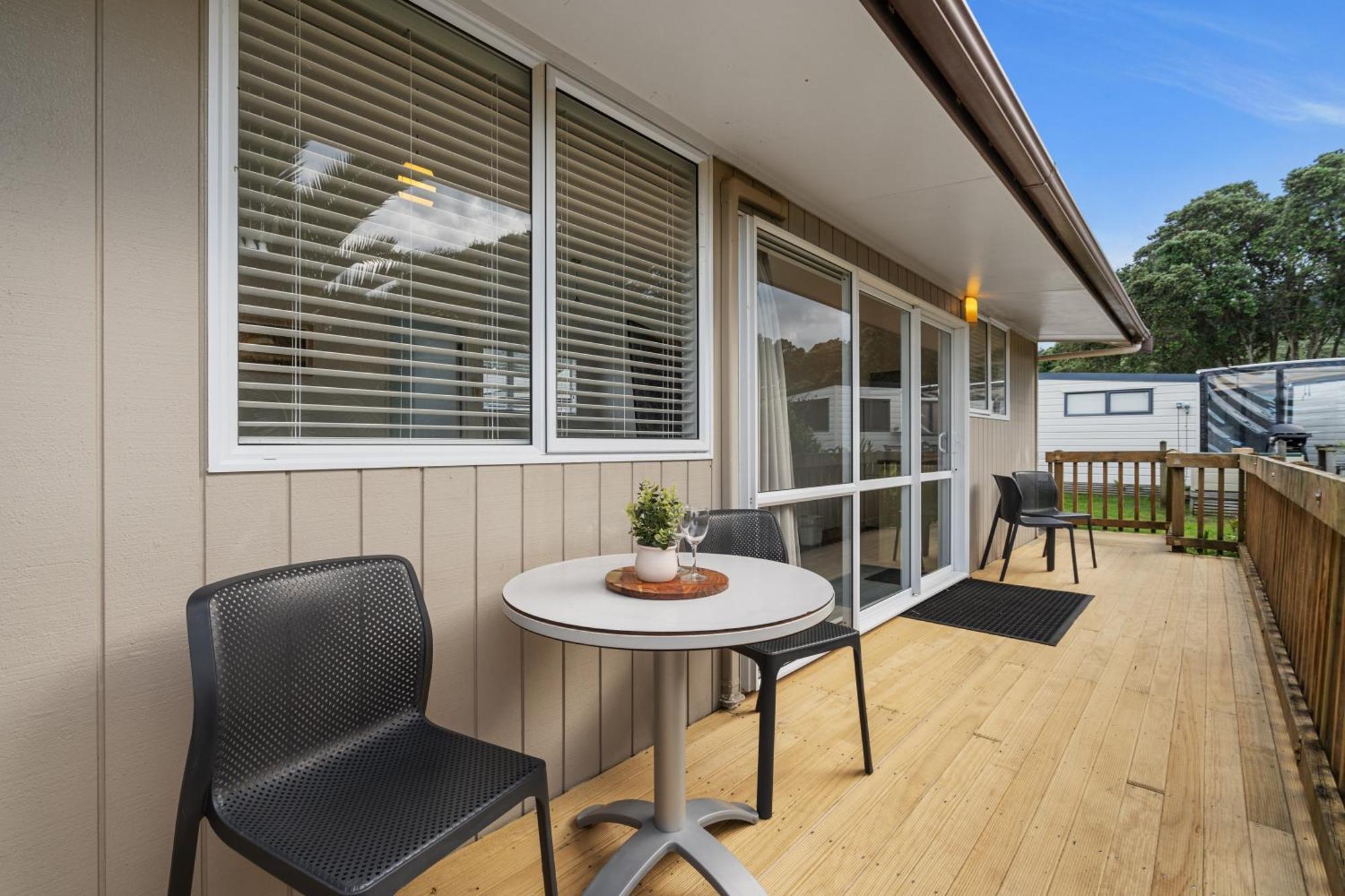 Tasman Holiday Parks - Waihi Beach エクステリア 写真 A typical motel room