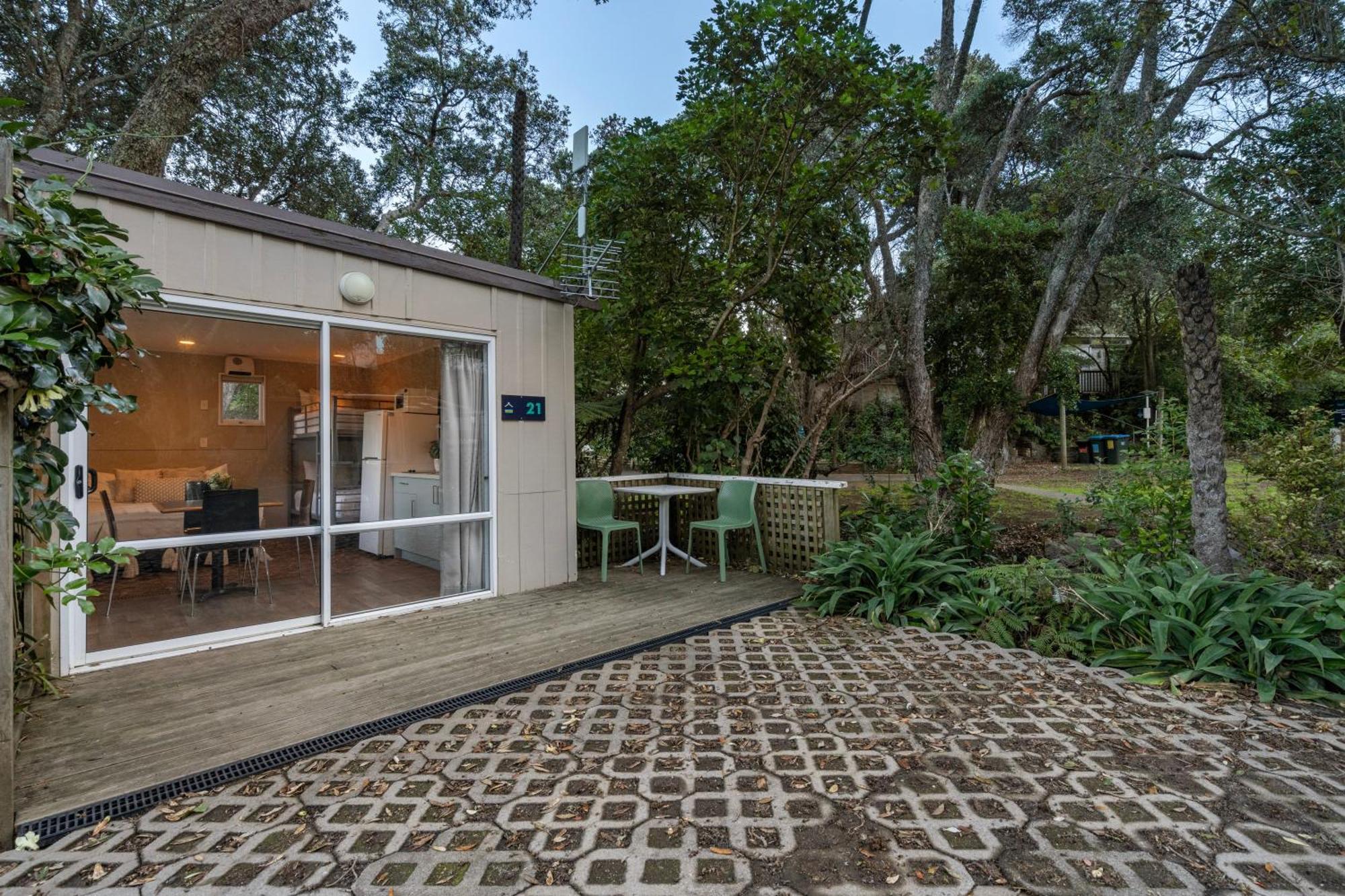 Tasman Holiday Parks - Waihi Beach エクステリア 写真 A typical house at the village