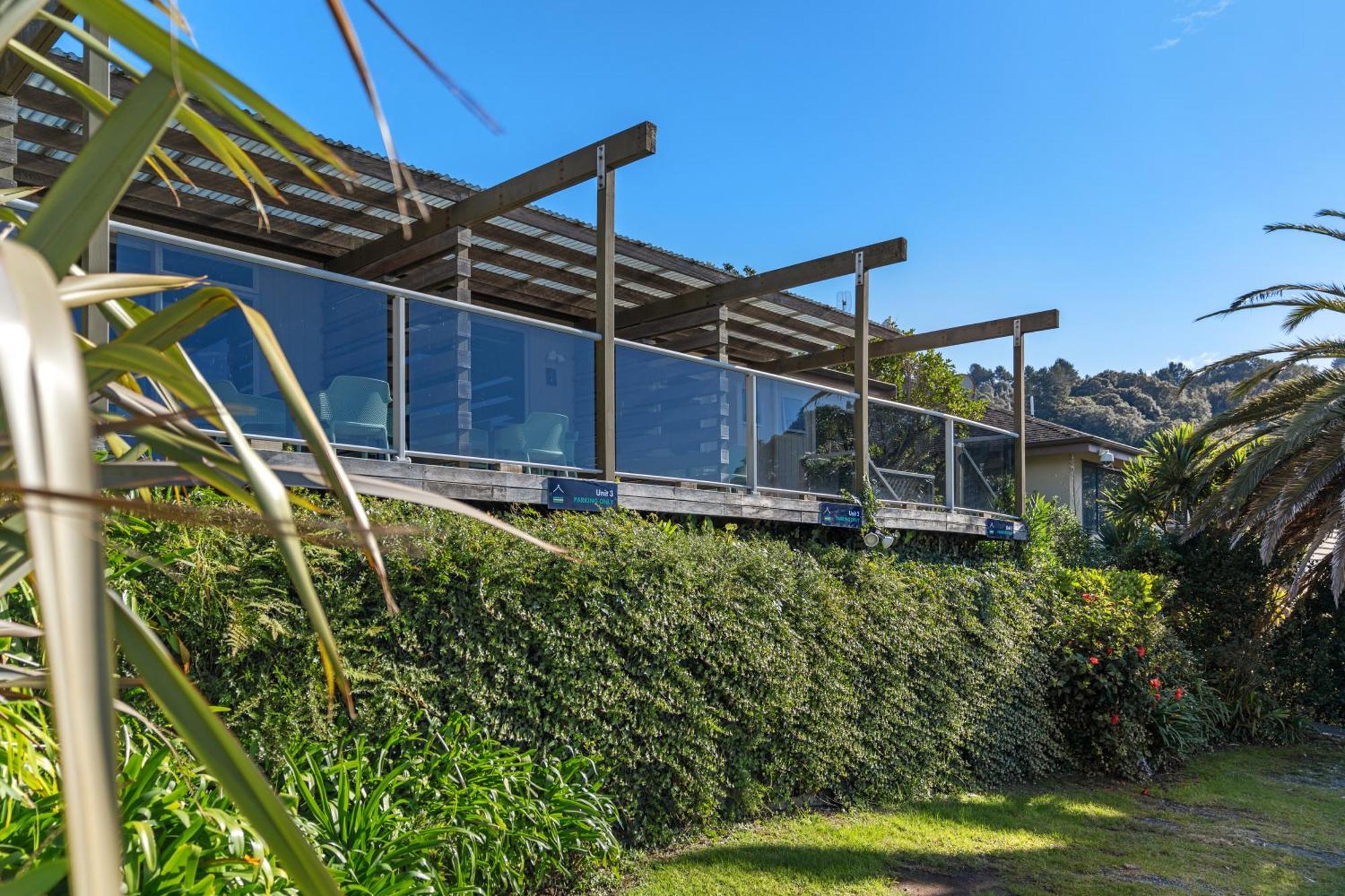 Tasman Holiday Parks - Waihi Beach エクステリア 写真 The house from the garden